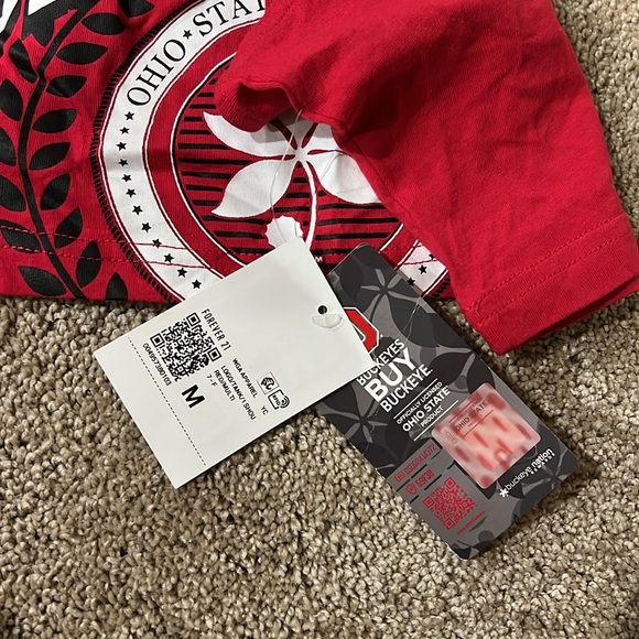 One shoulder cropped tailgate wear - Picture 2 of 2